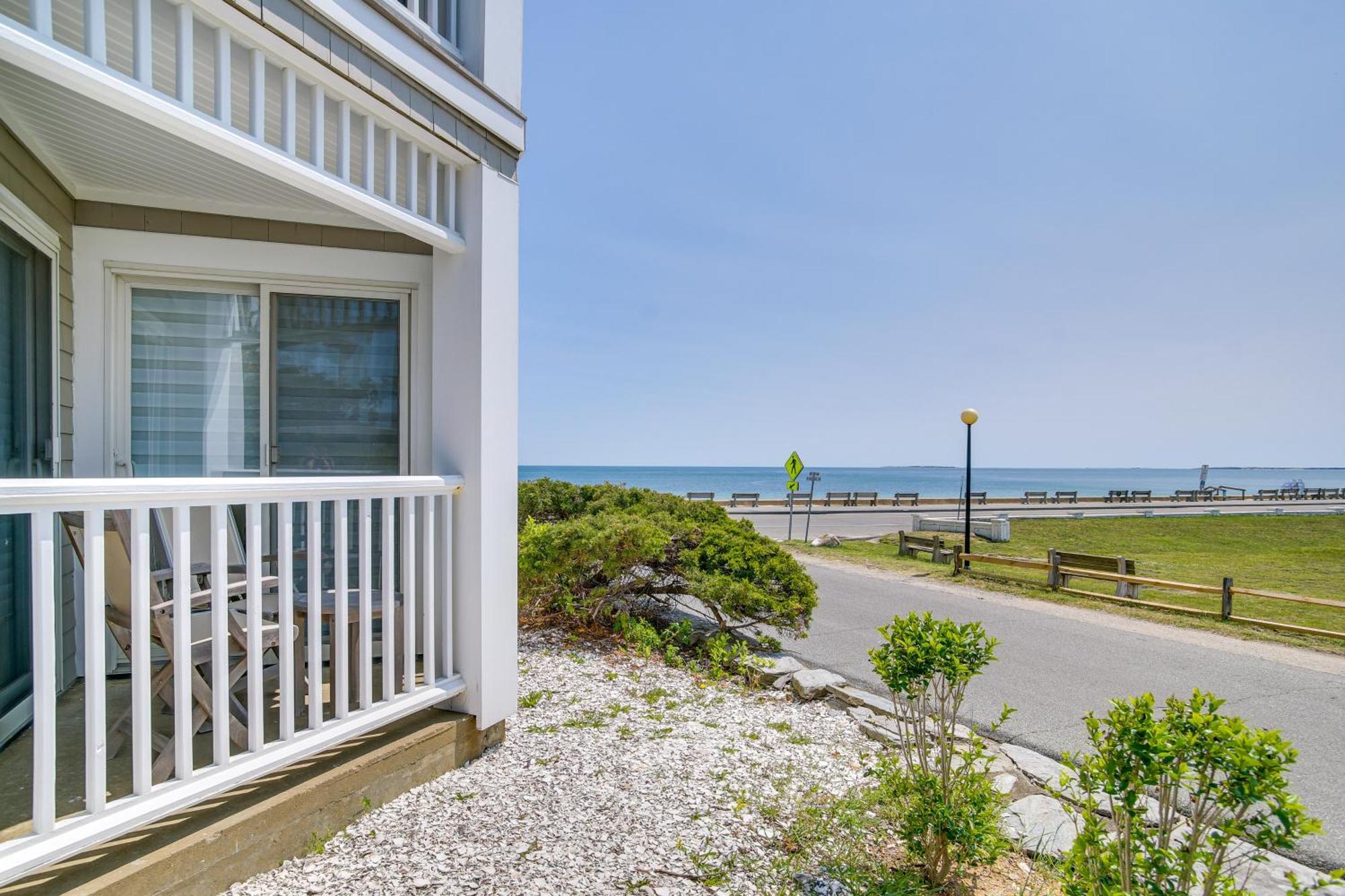 Breezy Oak Bluffs Condo - Steps To Inkwell Beach! المظهر الخارجي الصورة